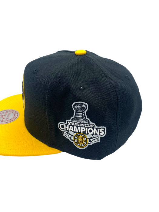 Boston Bruins Mitchell & Ness Black 2 Tone Side Patch Snapback Hat