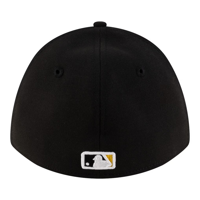 New Era Flex Fit Hat Adult Pittsburgh Pirates New Era Black Player Replica 39THIRTY M-Crown Flex Hat - Men's