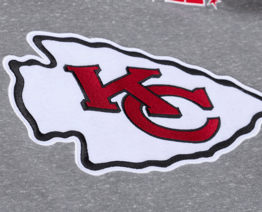 Mitchell & Ness Sweatshirts Adult Kansas City Chiefs Mitchell & Ness Gray Winning Streak Fleece Hooded Sweatshirt - Men's