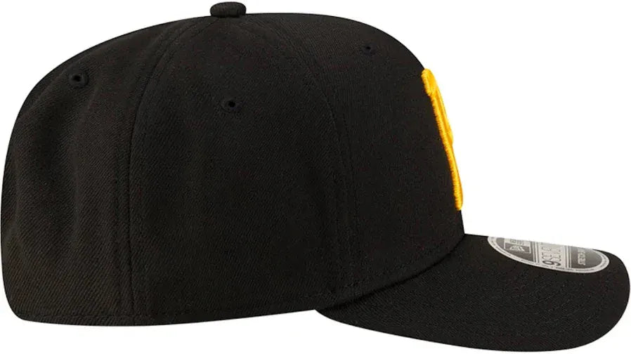 New Era Adjustable Hat OSFA / Black Adult Pittsburgh Pirates New Era Black Replica Team Logo 9SEVENTY Stretch-Snapback Hat - Men's
