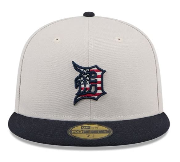 New Era Fitted Hat Detroit Tigers New Era Khaki/Black 2024 July 4th Official On Field Side Patch 59FIFTY Fitted Hat
