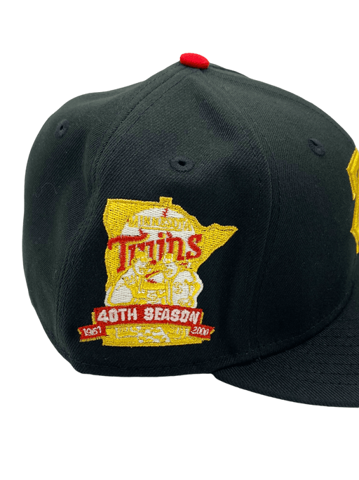 New Era Fitted Hat Minnesota Twins New Era Black/Gold Sneaky Custom 59FIFTY Fitted Hat - Men's