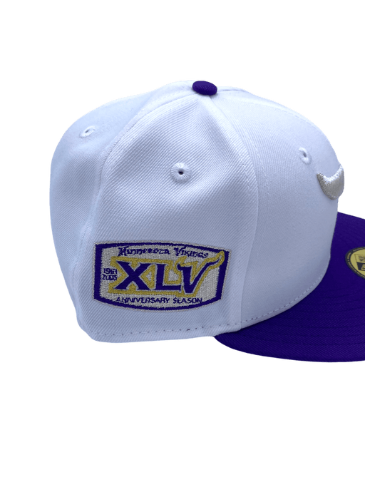 New Era Fitted Hat Minnesota Vikings New Era White/Purple Custom WW Side Patch 59FIFTY Fitted Hat - Men's