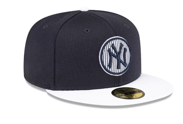 New Era Fitted Hat New York Yankees New Era Navy/White 2024 Batting Practice Custom 59FIFTY Fitted Hat - Men's