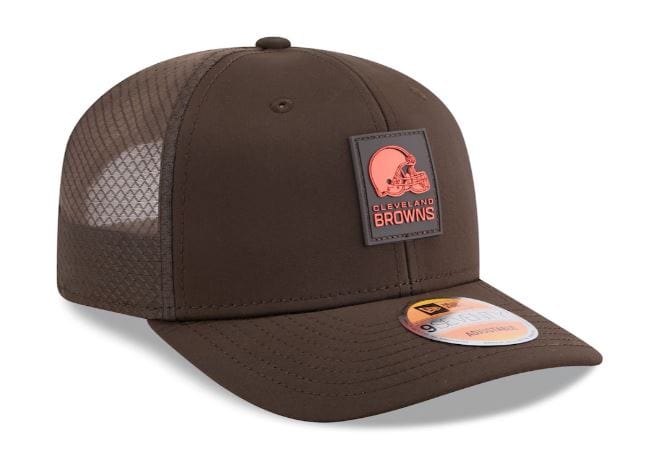 Adult Cleveland Browns New Era Brown 2025 NFL Sideline 9SEVENTY Adjustable Trucker Hat - Men's
