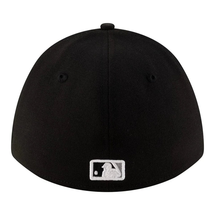New Era Flex Fit Hat Adult Chicago White Sox New Era Black Player Replica 39THIRTY M-Crown Flex Hat - Men's