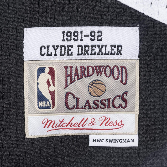 Men's Mitchell & Ness Clyde Drexler Black Portland Trail Blazers Hardwood Classics 1991-92 Hyper Hoops Swingman Jersey Size: Small