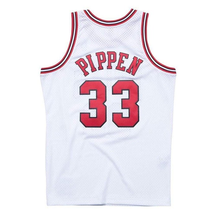 Mitchell & Ness Adult Jersey Scottie Pippen Chicago Bulls Men's White Mitchell & Ness Throwback Swingman Jersey