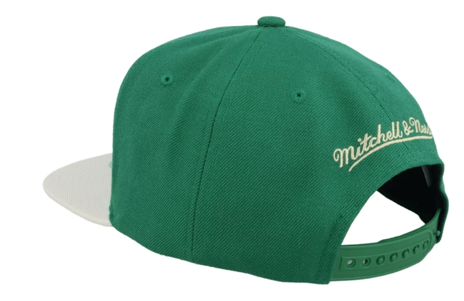 Mitchell & Ness Hats OSFM / Green Men's Milwaukee Bucks Mitchell & Ness Green Hardwood Classics Team Ground 2.0 Snapback Hat